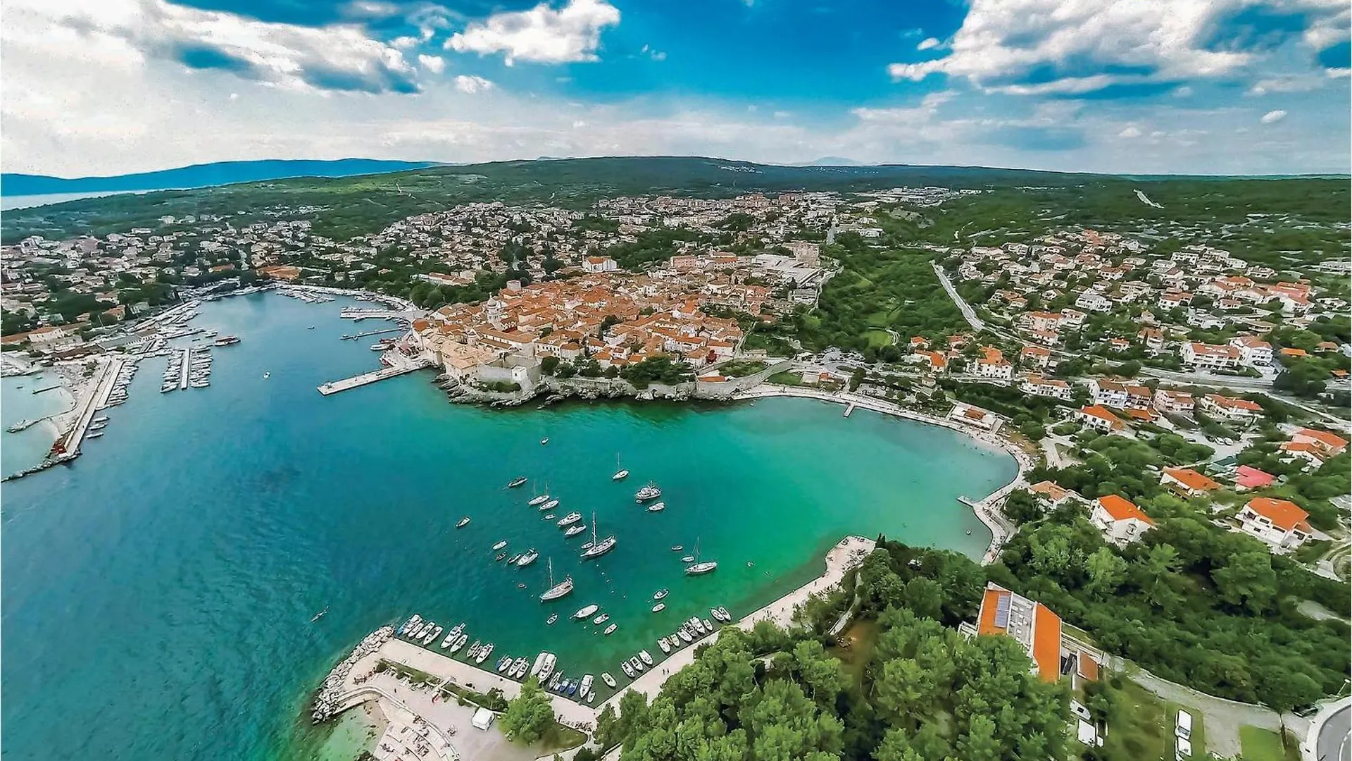 Amazing Apartment In Malinska With Kitchen 0*,  Kroatië